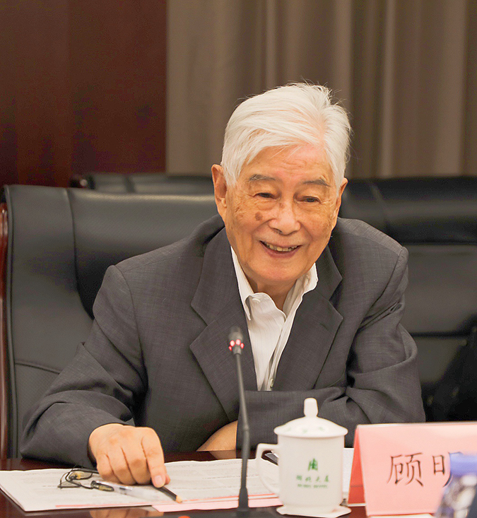 顧明遠(yuǎn).jpg