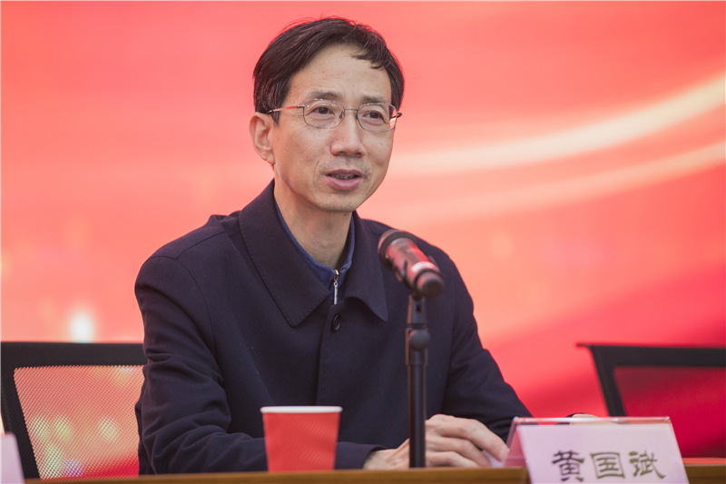 2.黃董事長.jpg